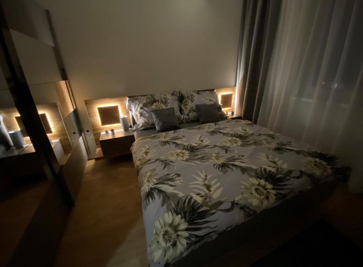 Apartment Mala Praha & Parking In The Garage Zilina Exterior photo